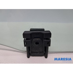 Peugeot - 308 - Rear door window 4-door, left