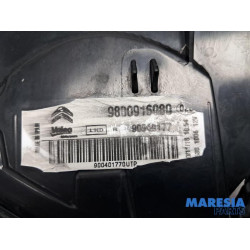 Citroen - C4 Cactus - Feu arrière droit