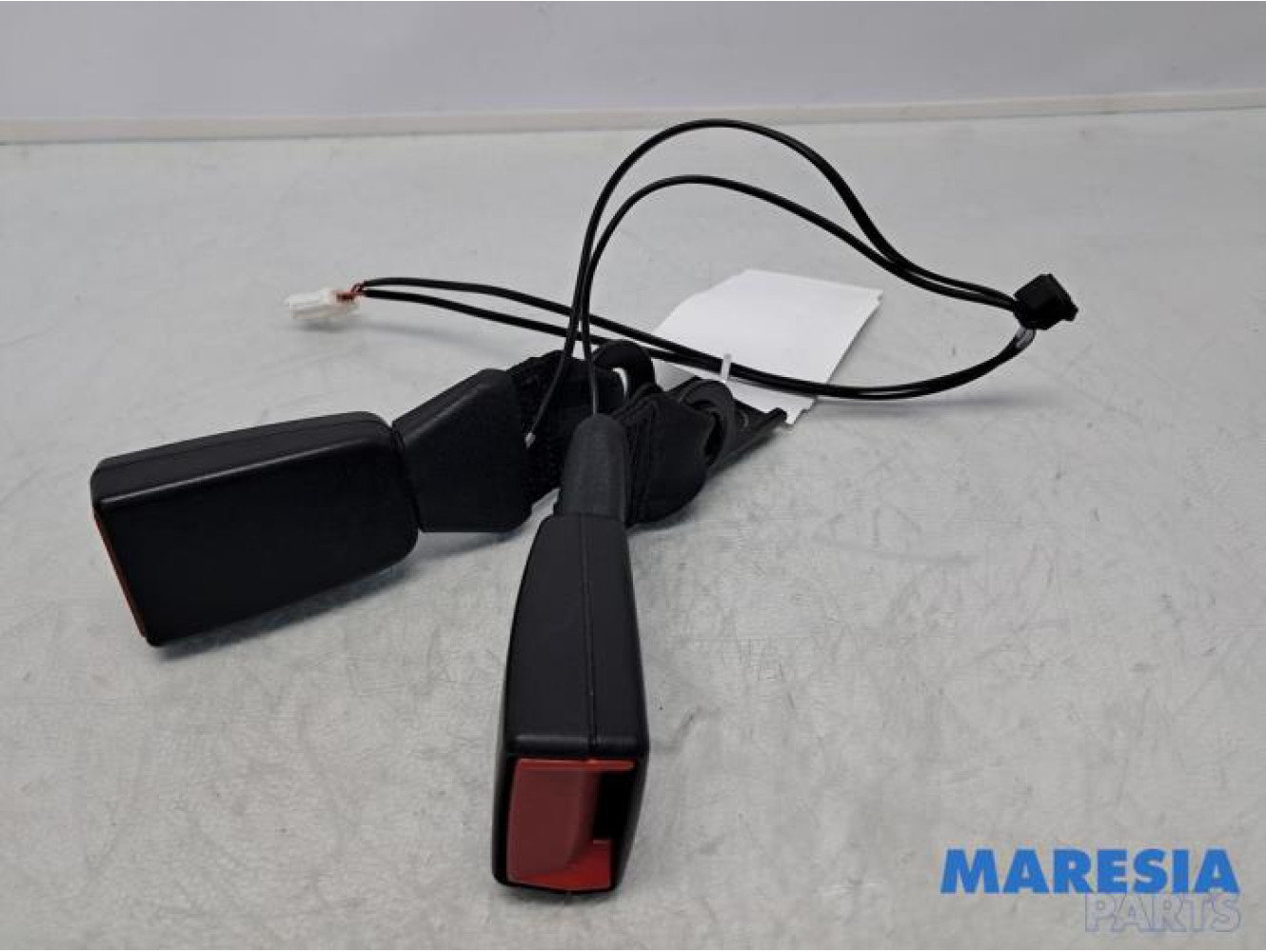 Citroen - C4 Cactus - Rear seatbelt buckle, centre