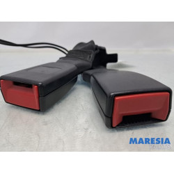 Citroen - C4 Cactus - Rear seatbelt buckle, centre