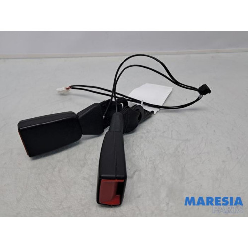 Citroen - C4 Cactus - Rear seatbelt buckle, centre