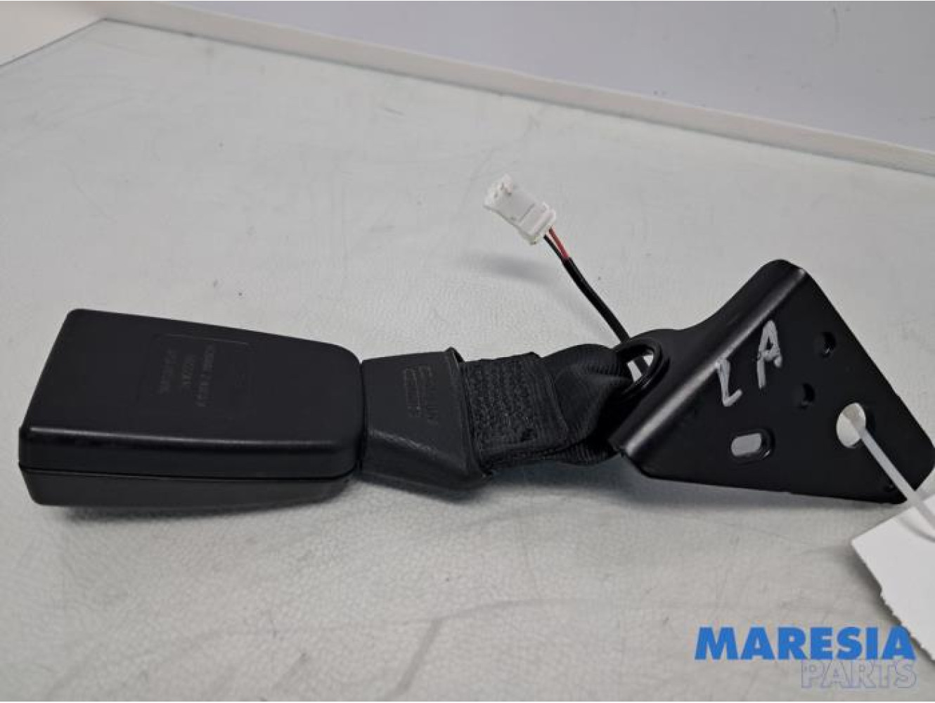Citroen - C4 Cactus - Rear seatbelt buckle, left