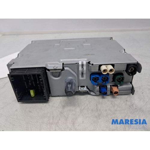 Opel - Vivaro - Radio