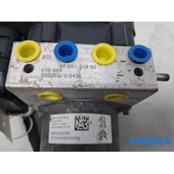 Opel - Vivaro - ABS Pumpe