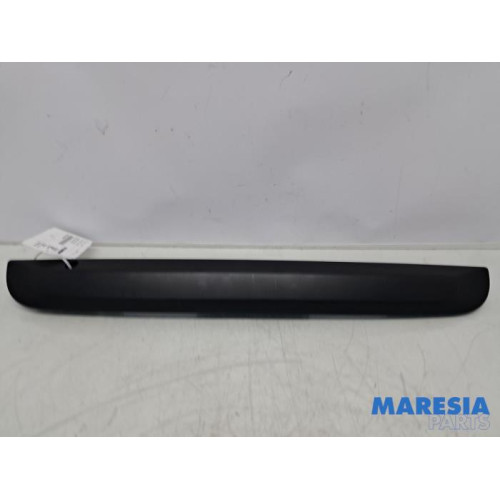 Opel - Vivaro - Heckklappengriff