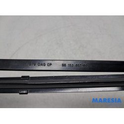 Citroen - C4 Grand Picasso - Front wiper arm