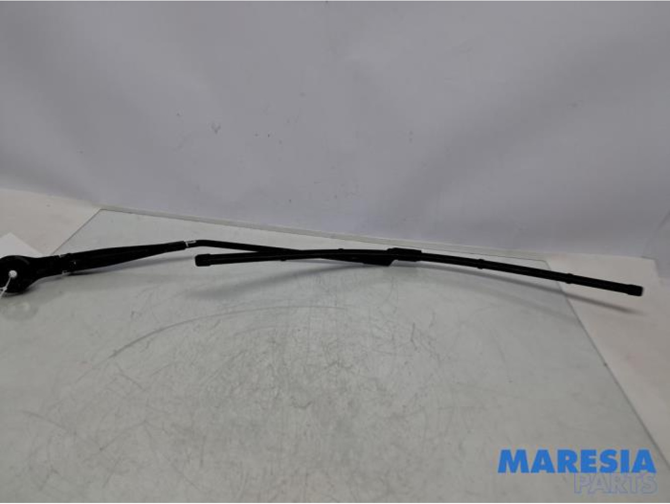 Citroen - C4 Grand Picasso - Front wiper arm