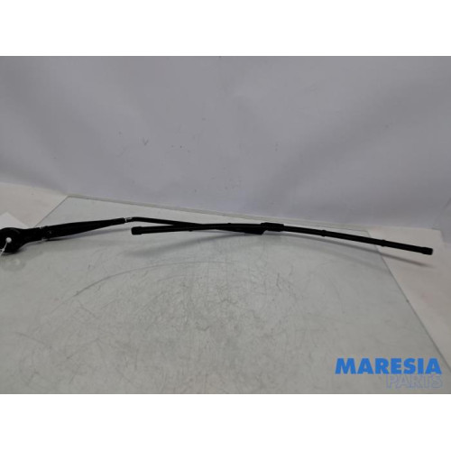 Citroen - C4 Grand Picasso - Front wiper arm