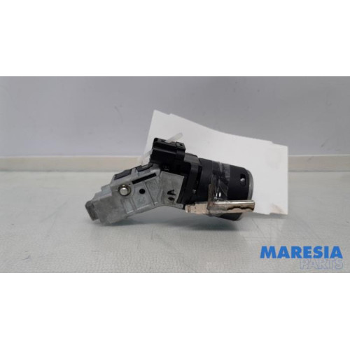 Opel - Vivaro - Kontaktslot+Sleutel