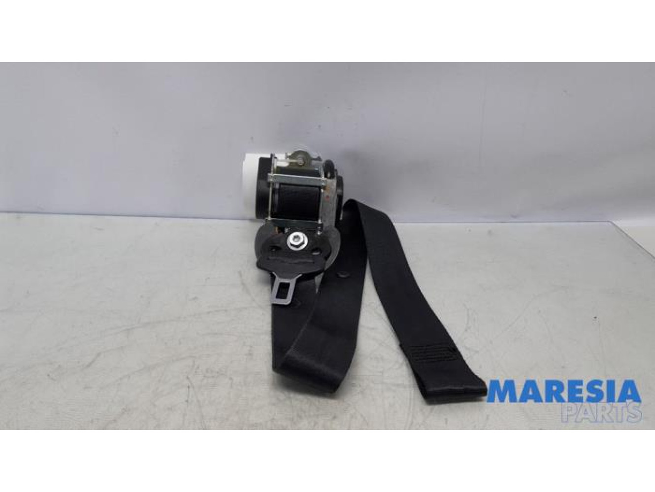 Peugeot - 208 - Front seatbelt, left