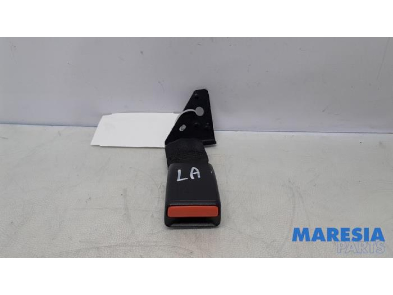Peugeot - 208 - Rear seatbelt buckle, left