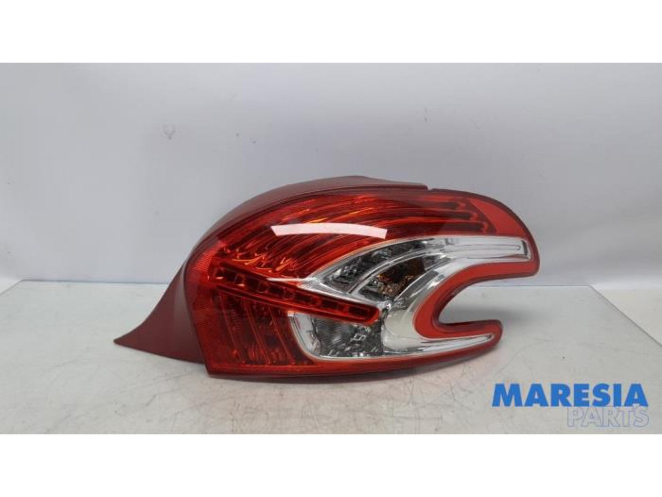 Peugeot - 208 - Taillight, right