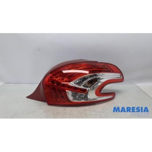 Peugeot - 208 - Taillight, right