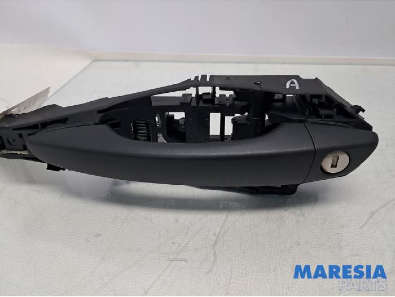 Opel - Vivaro - Poignée portière arrière camionnette