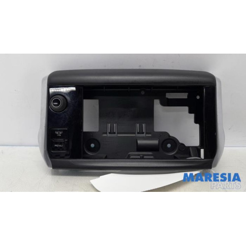 Peugeot - 208 - Multi-media control unit