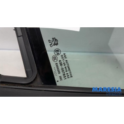 Peugeot - 208 - Quarter light, front left