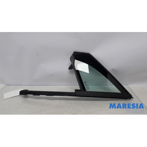 Peugeot - 208 - Quarter light, front left