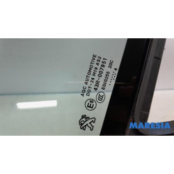 Peugeot - 208 - Quarter light, front right