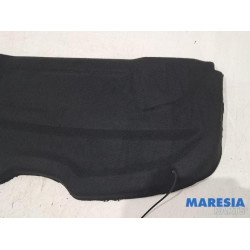 Peugeot - 208 - Hutablage