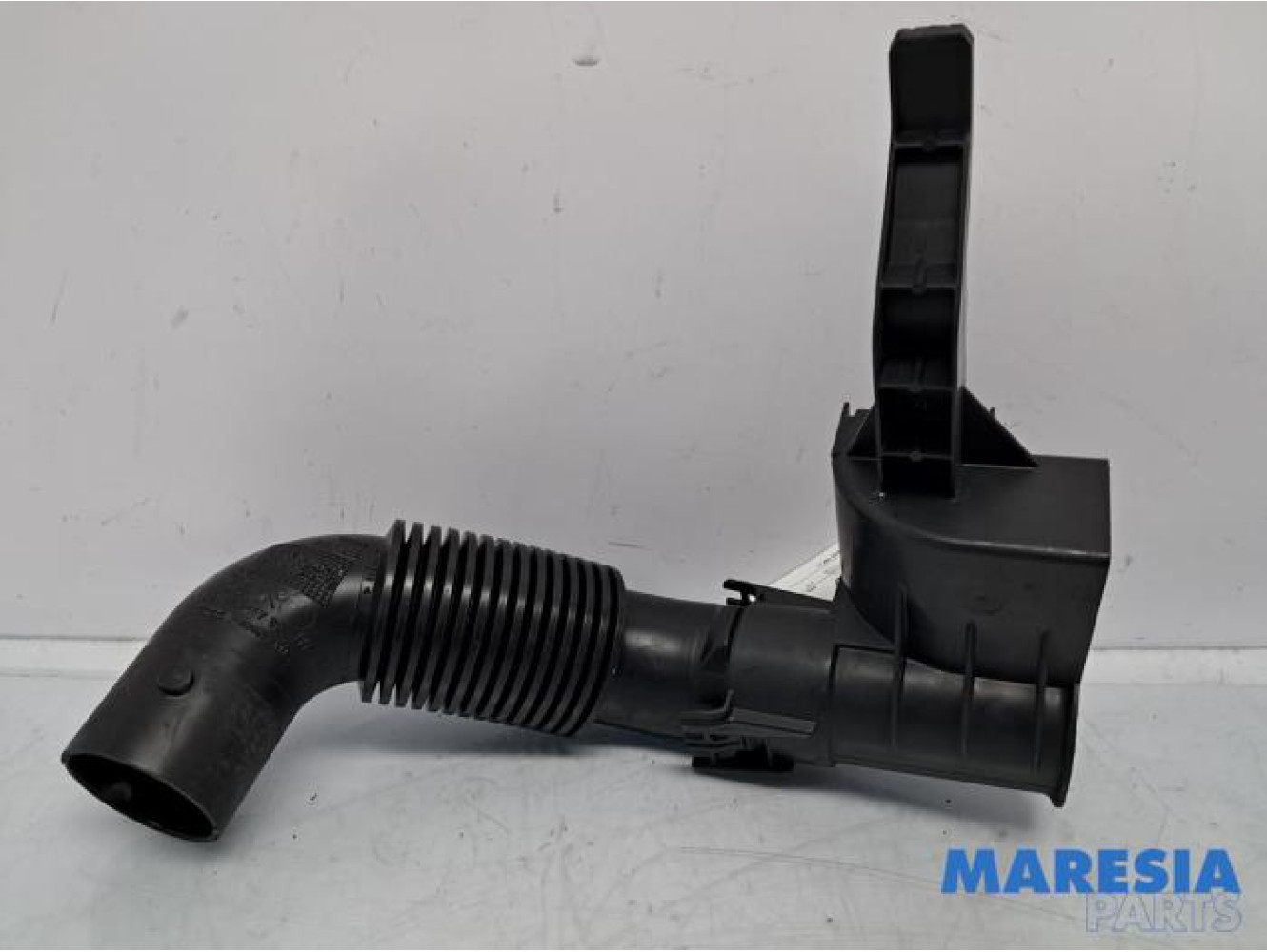 Citroen - C4 Cactus - Air intake hose