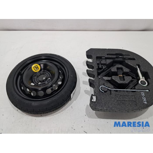 Opel - Karl - Krikset + reservewiel