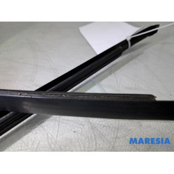 Peugeot - 108 - Daklijst links