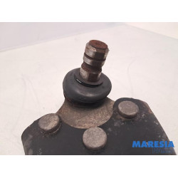 Peugeot - 208 - Querlenker unten links vorne