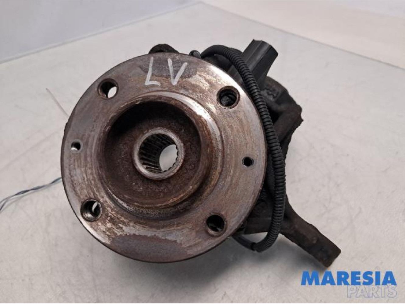 Peugeot - 208 - Knuckle, front left