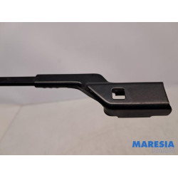 Peugeot - 208 - Ruitenwisserarm voor