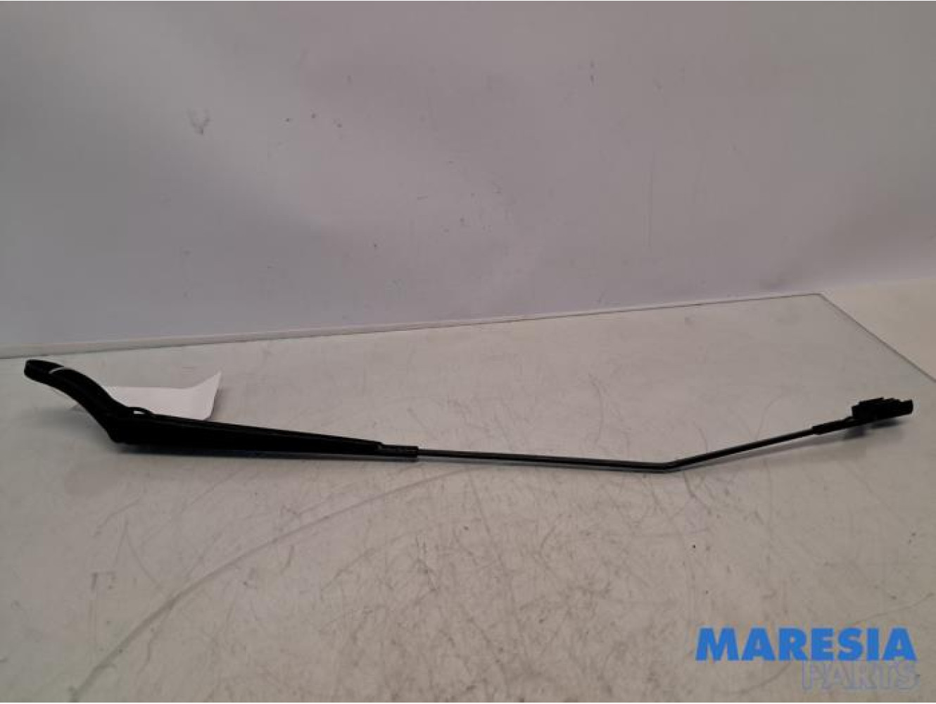 Peugeot - 208 - Ruitenwisserarm voor