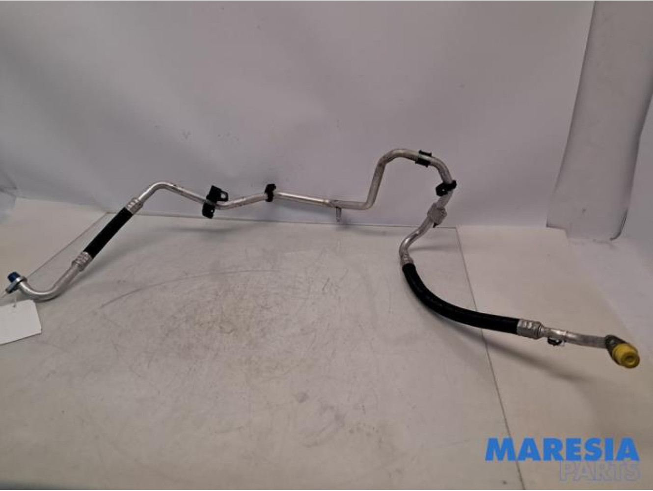 Opel - Vivaro - Tuyau clim