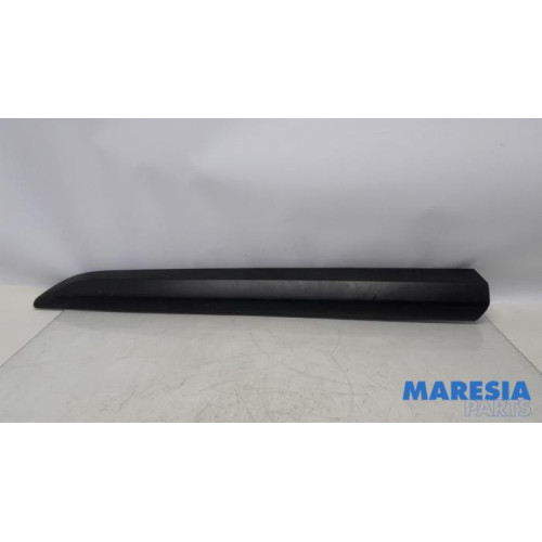 Opel - Vivaro - Door strip