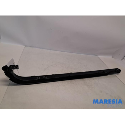 Opel - Vivaro - Sliding door rail, right