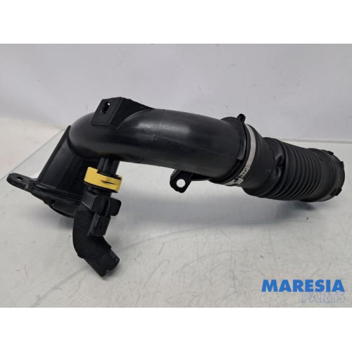 Opel - Vivaro - Ansaugschlauch Luft