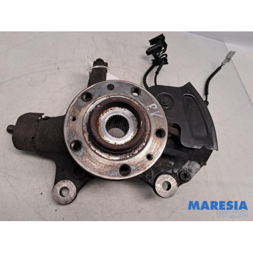 Opel - Vivaro - Achsschenkel rechts vorne