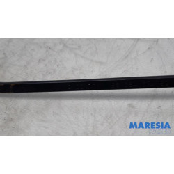 Opel - Vivaro - Scheibenwischerarm vorne