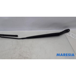 Opel - Vivaro - Scheibenwischerarm vorne