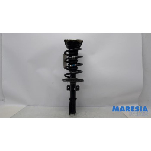 Opel - Vivaro - Stoßdämpferstrebe rechts vorne