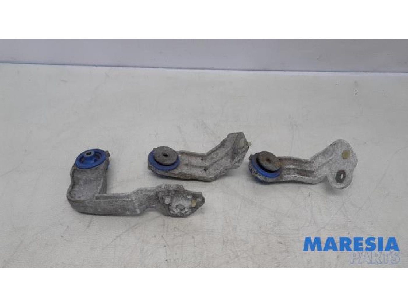 Opel - Vivaro - Stütze (sonstige)