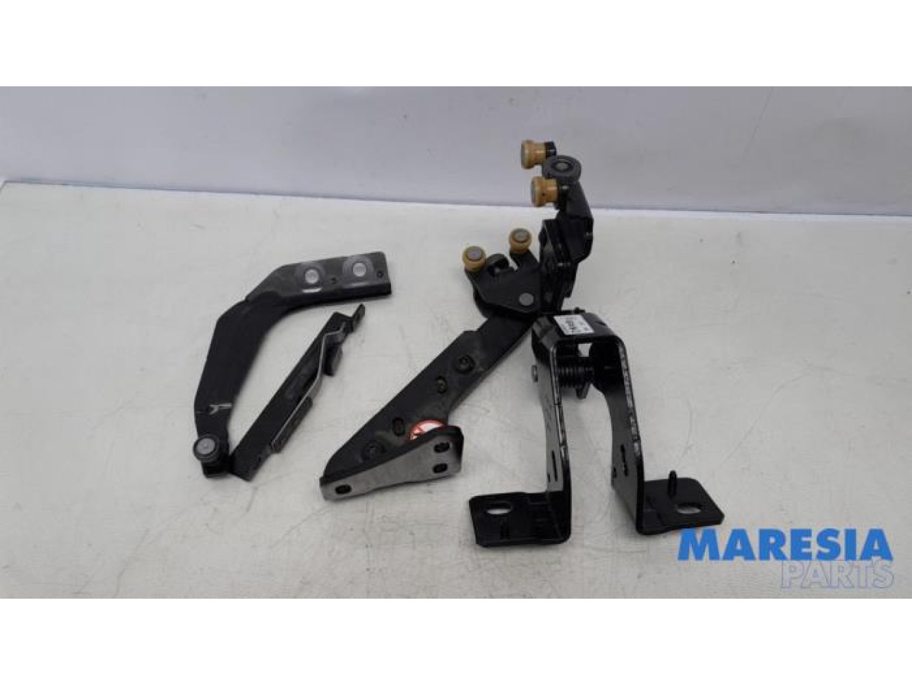 Opel - Vivaro - Schiebetürrolle rechts