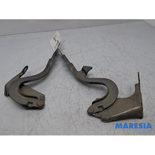 Peugeot - 308 - Motorhaube Scharnier