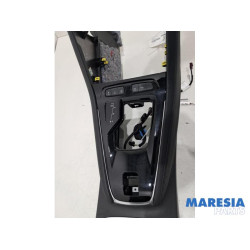 Opel - Grandland X - Middle console
