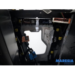 Opel - Grandland X - Middle console