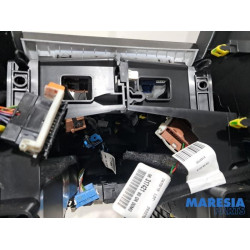 Opel - Grandland X - Middle console