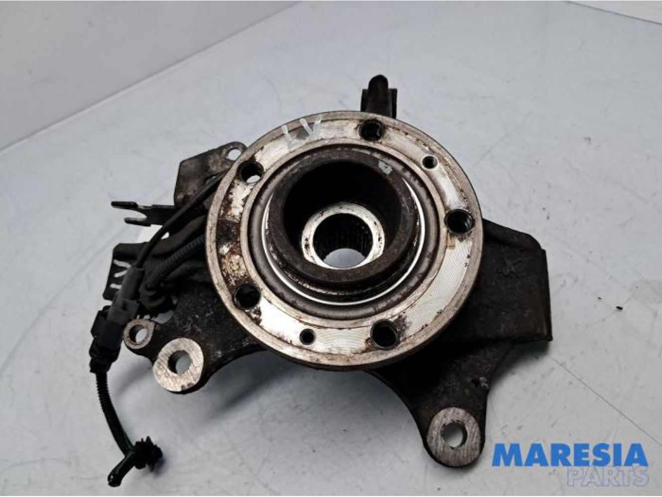 Peugeot - 308 - Knuckle, front left