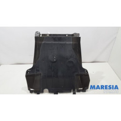 Renault - Clio - Engine protection panel