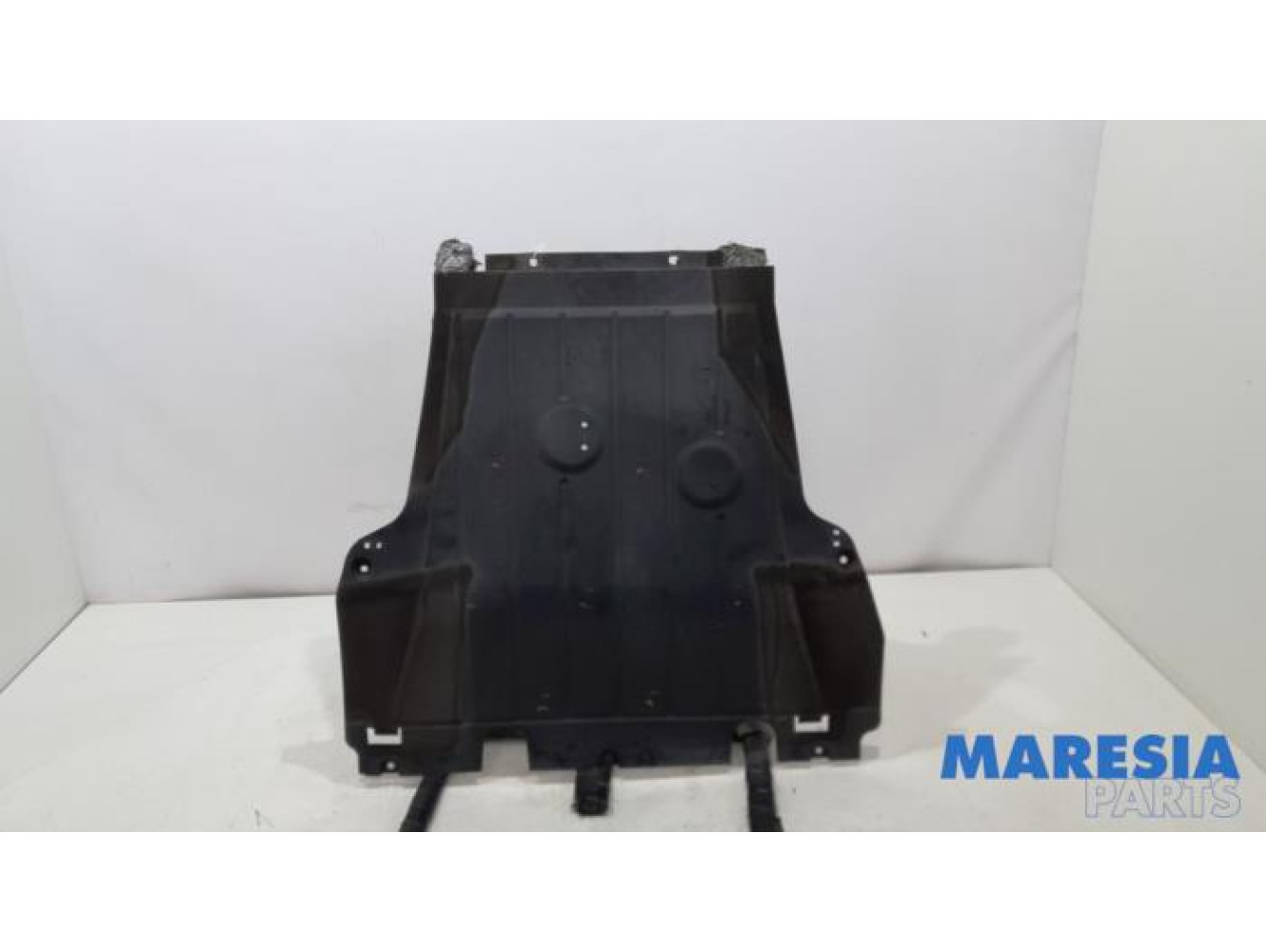 Renault - Clio - Engine protection panel