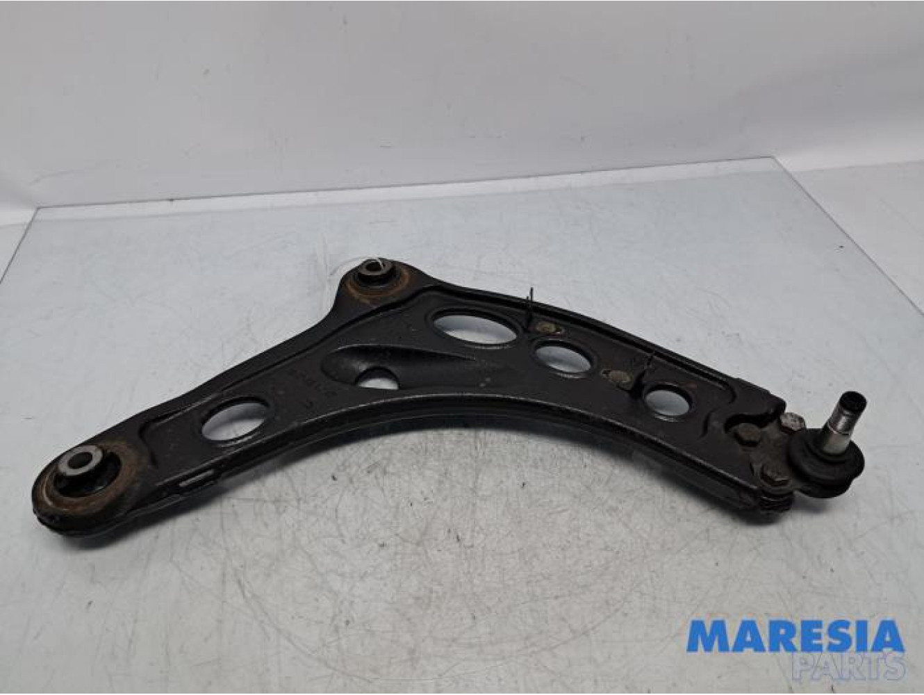 Renault - Trafic - Querlenker unten rechts vorne