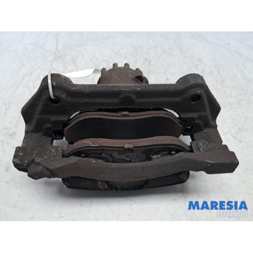 Renault - Trafic - Front brake calliper, right