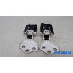 Opel - Vivaro - Scharnier deur rechts-achter